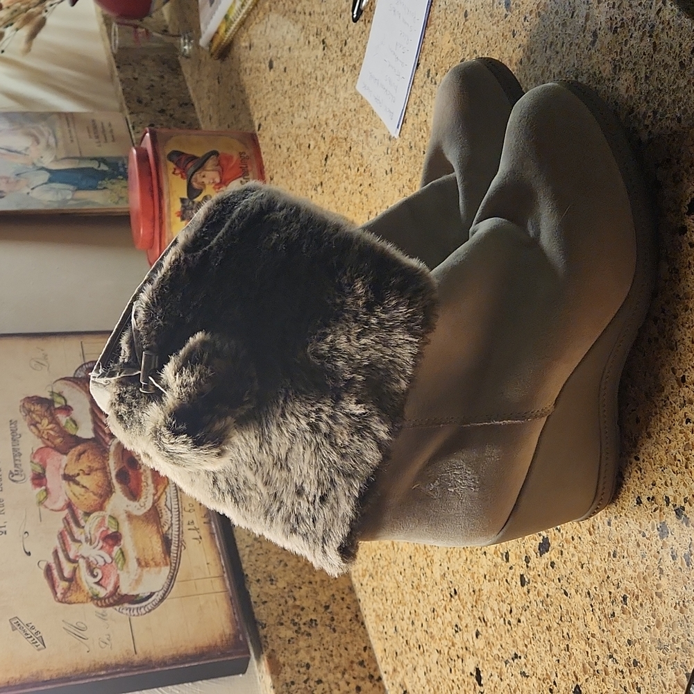 Suede boots